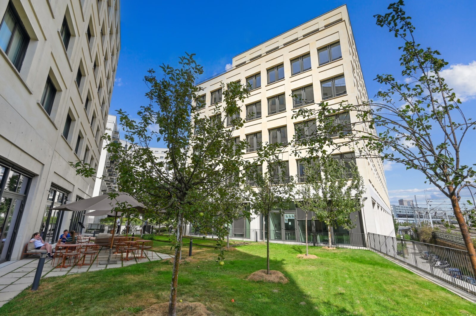 198 Rue D'Aubervilliers, Paris for lease Building Photo- Image 1 of 26