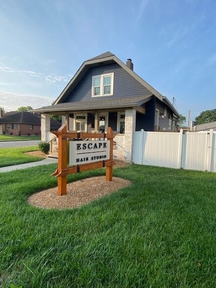 435 E Main St, Brownsburg, IN for sale - Building Photo - Image 1 of 13