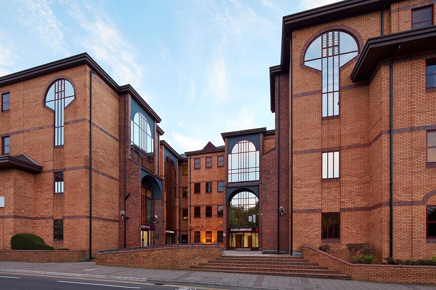 Cowbridge Rd E, Cardiff à louer - Photo du bâtiment - Image 3 de 8