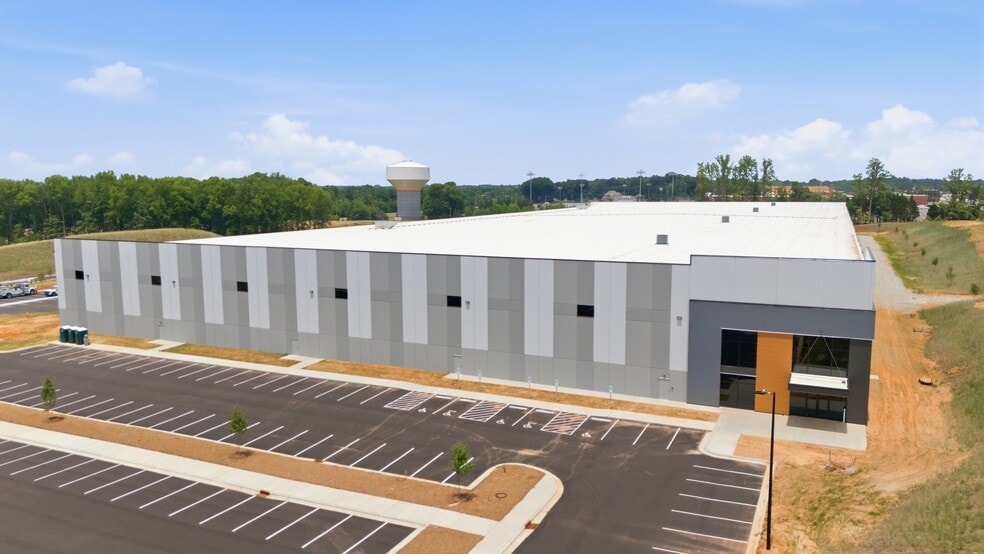 4245 Envision Dr, Winston-Salem, NC for lease - Building Photo - Image 3 of 12