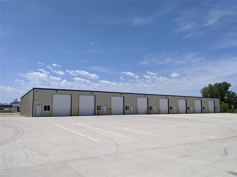 326 44th St, Marion, IA for lease - Building Photo - Image 1 of 4