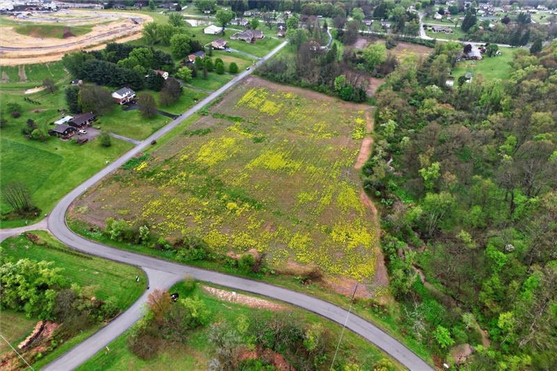 214 S Pike Rd, Sarver, PA à vendre - Photo du bâtiment - Image 2 de 5