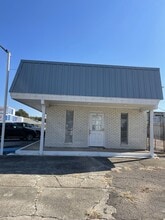 2032 Wooddale Blvd, Baton Rouge, LA à louer Photo du bâtiment- Image 1 de 11