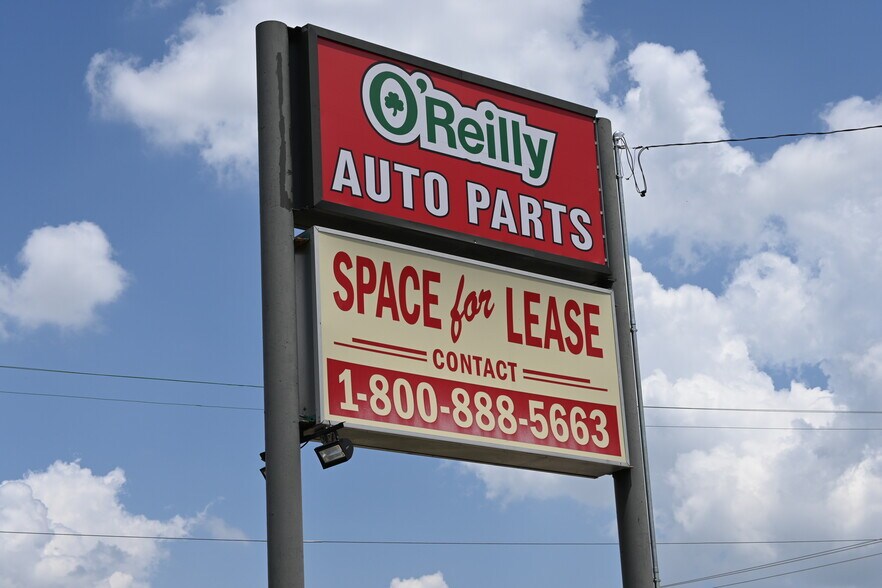 1927-1949 Needmore Rd, Dayton, OH à louer - Photo du bâtiment - Image 3 de 6