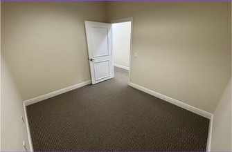 1201 19th Pl, Vero Beach, FL for lease Building Photo- Image 2 of 8