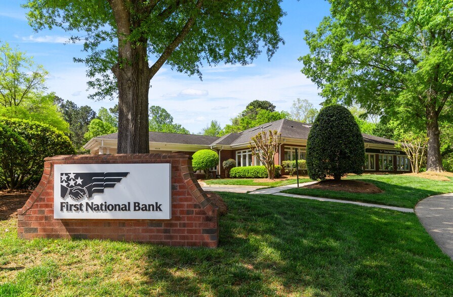 1005 High House Rd, Cary, NC à louer - Photo du bâtiment - Image 2 de 10