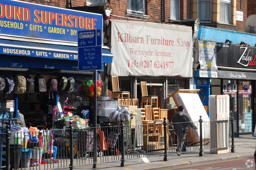 258 Kilburn High Rd, London for lease - Building Photo - Image 3 of 18