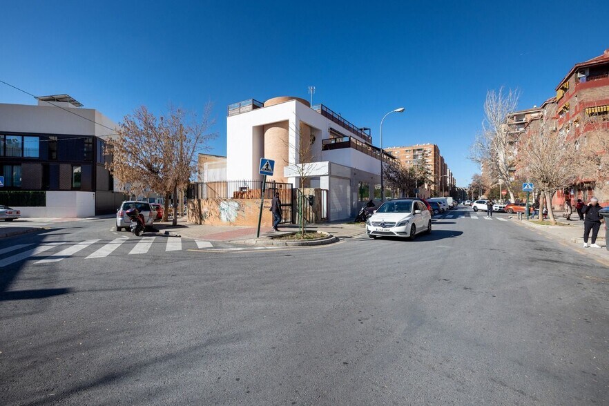 Commerce de détail dans Granada, Granada à vendre - Photo du bâtiment - Image 2 de 37
