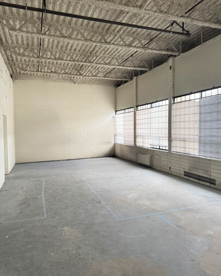 228-256 7th Av W, Vancouver, BC V5Y 1M1 - Unité 232 -  - Photo intérieure - Image 1 of 3