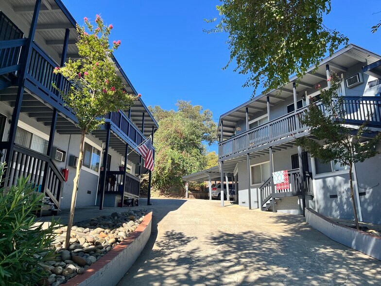 504 Angels Rd, San Andreas, CA à vendre - Photo du bâtiment - Image 2 de 5