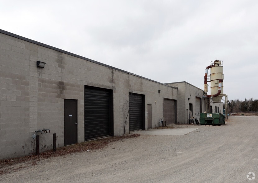 295 Southgate Dr, Guelph, ON for lease - Building Photo - Image 2 of 7