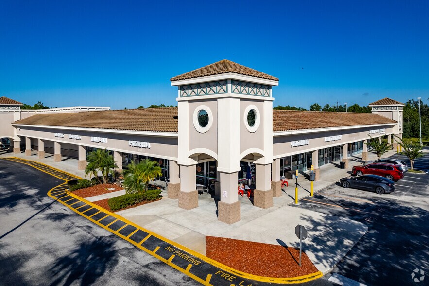 8281-8311 Champions Gate Blvd, Champions Gate, FL à louer - Photo du bâtiment - Image 2 de 4