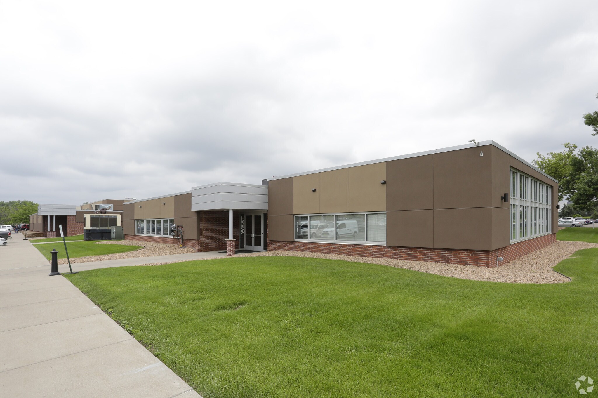 620 Mendelssohn Ave N, Golden Valley, MN à vendre Photo du bâtiment- Image 1 de 9