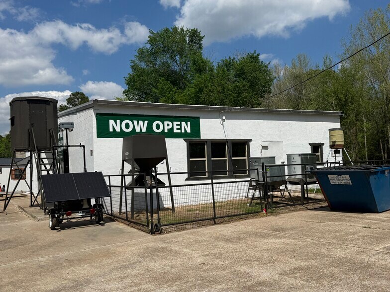 8192 TX-19, Trinity, TX à louer - Photo du bâtiment - Image 2 de 4