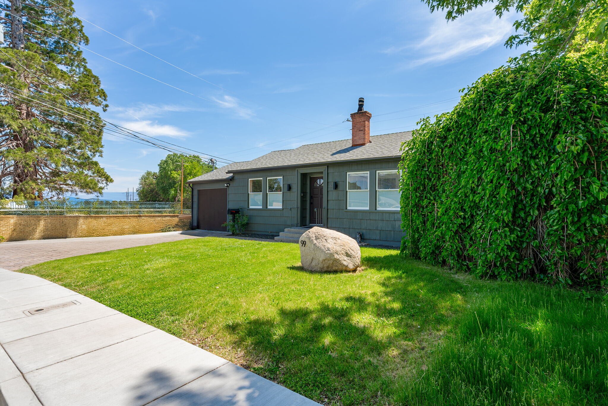 99 Bartlett St, Reno, NV à vendre Photo principale- Image 1 de 1