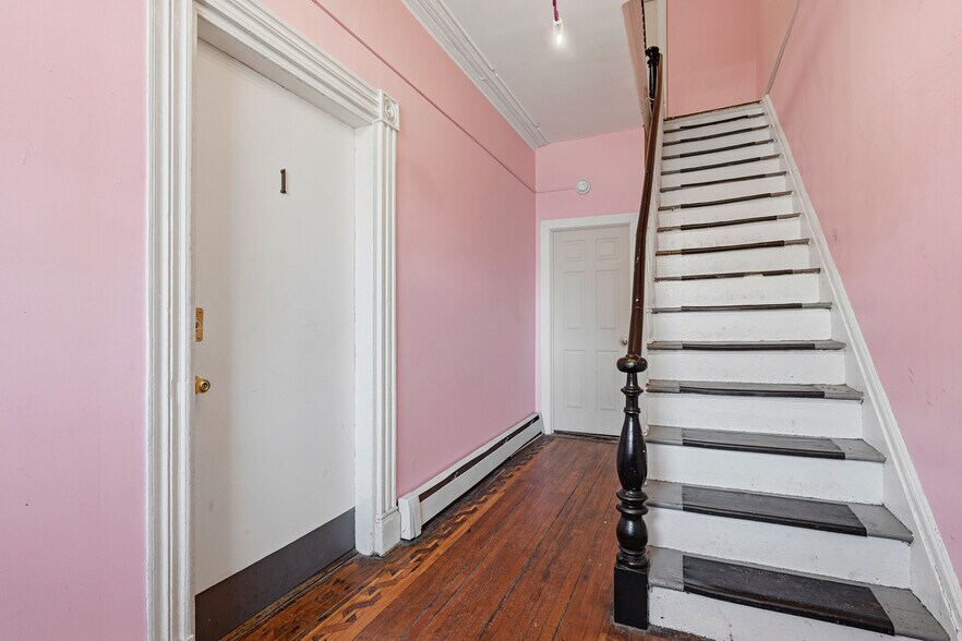 203 Grand St, Newburgh, NY à vendre - Photo intérieure - Image 3 de 22