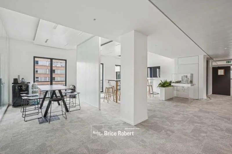 Flex dans Lyon à louer - Photo du bâtiment - Image 3 de 32