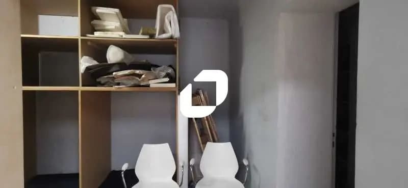 Retail in Paris for lease - Interior Photo - Image 3 of 8