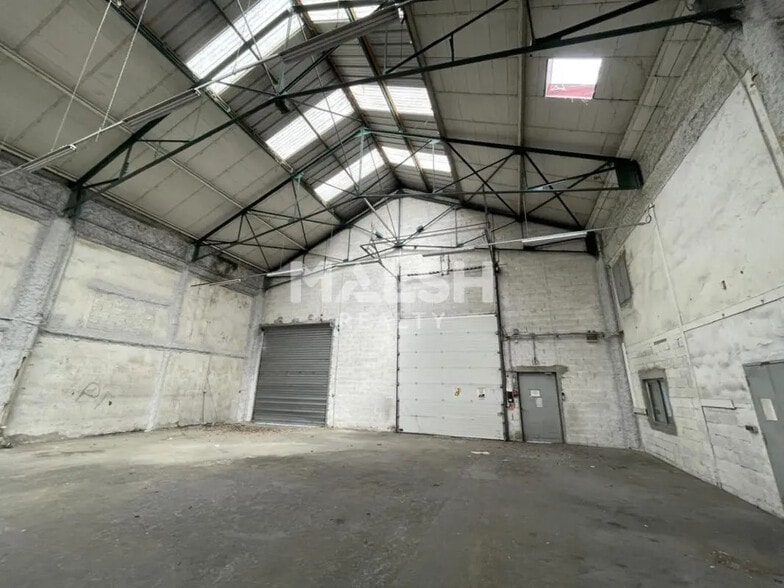 Office in Lyon for lease - Interior Photo - Image 2 of 5