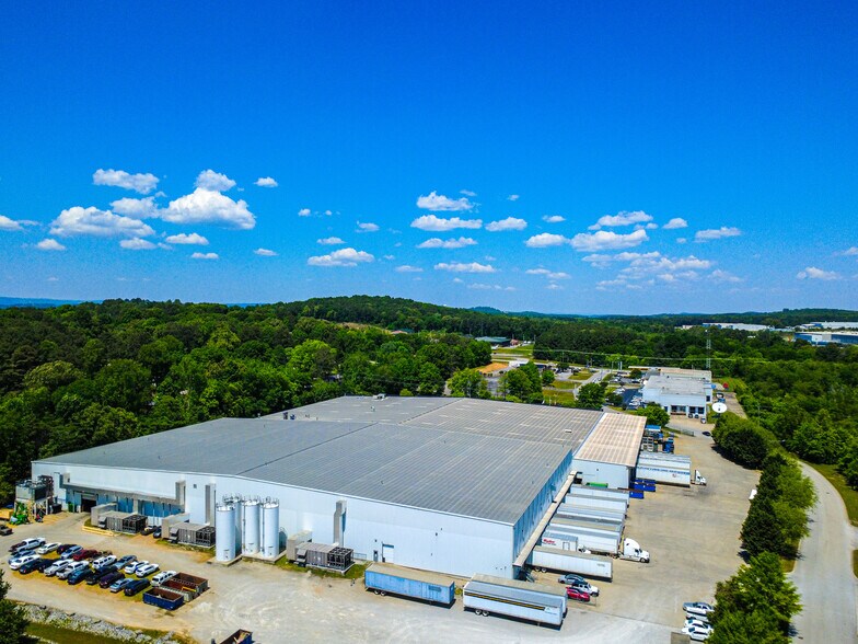 7463 Bonnyshire Dr, Chattanooga, TN à vendre - Photo du bâtiment - Image 2 de 30