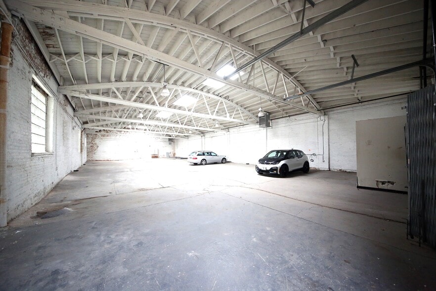 900 W Cermak Rd, Chicago, IL for lease - Building Photo - Image 3 of 16