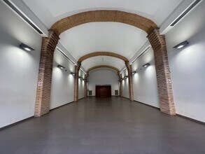 Retail in Manresa, Barcelona for lease Interior Photo- Image 2 of 4