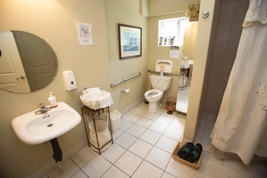 109-111 2nd St, Sausalito, CA à vendre - Photo du bâtiment - Image 3 de 8