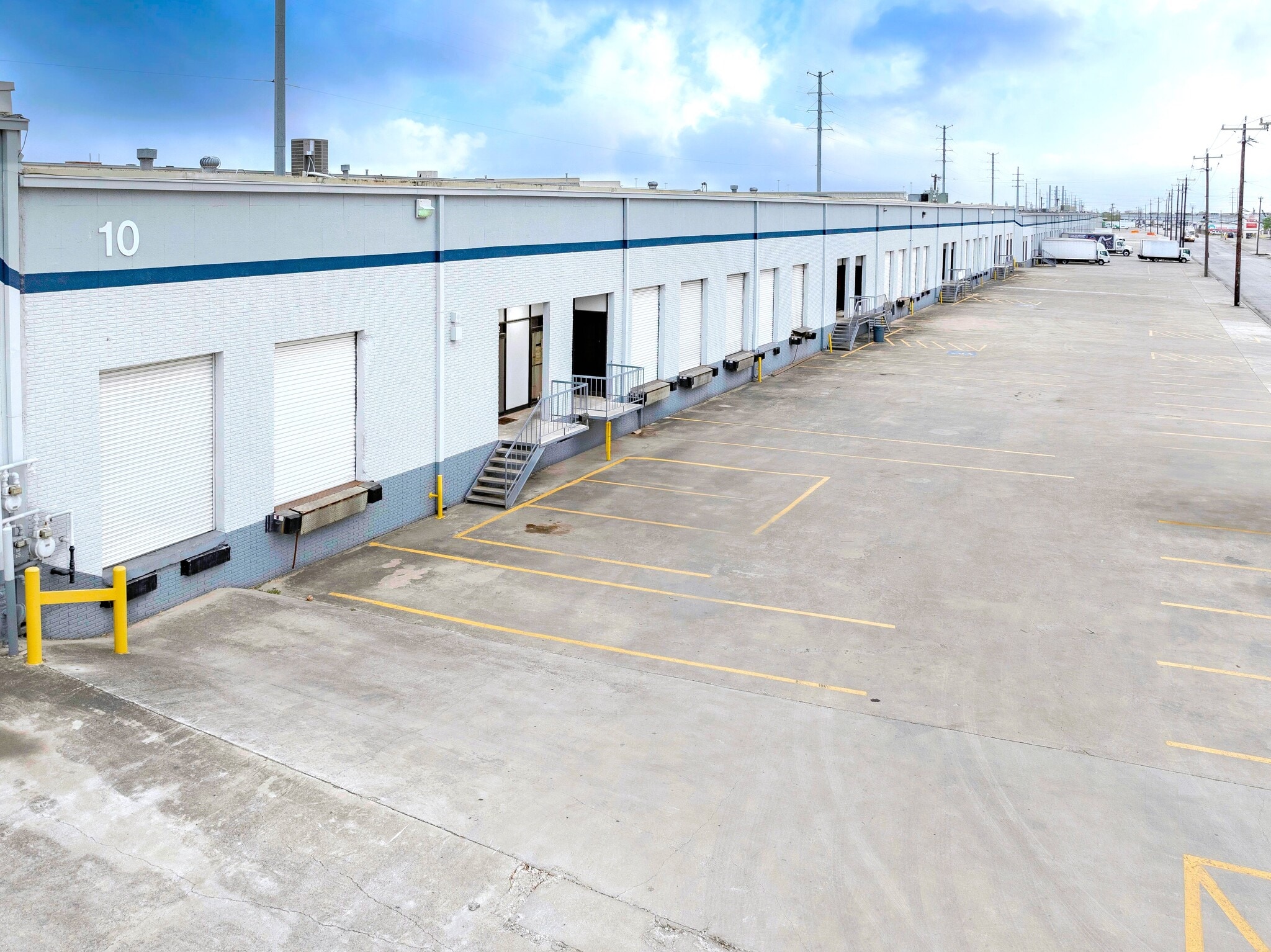 5810-5922 Business Park, San Antonio, TX for lease Primary Photo- Image 1 of 7