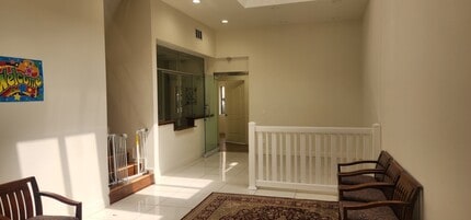 14431 Hamlin St, Van Nuys, CA for lease Interior Photo- Image 1 of 6
