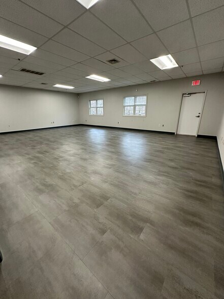 75 Berlin Rd, Cromwell, CT à louer - Photo intérieure - Image 3 de 7