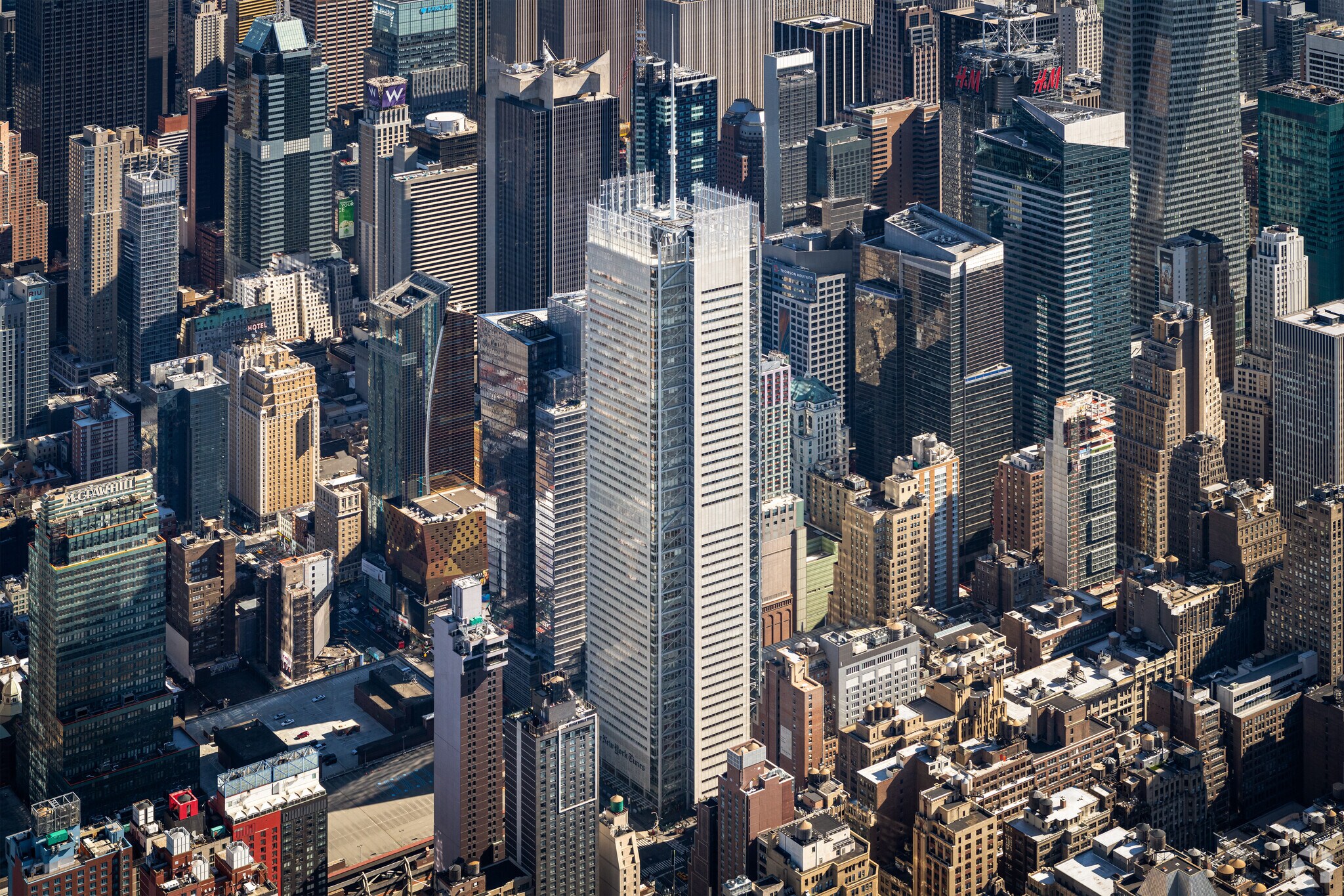 620 Eighth Ave, New York, NY à louer Photo du bâtiment- Image 1 de 58