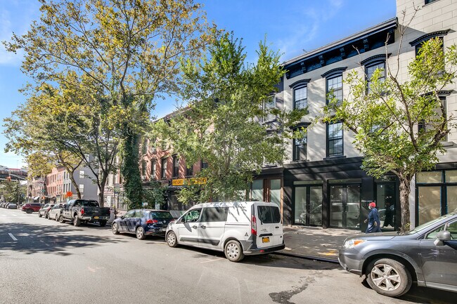 Plus de détails pour 534 Court St, Brooklyn, NY - Commerce de détail à louer