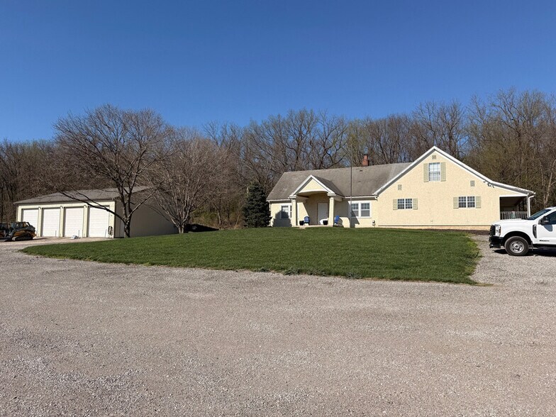 7900 NW Naylor Rd, Kansas City, MO for sale - Primary Photo - Image 1 of 3