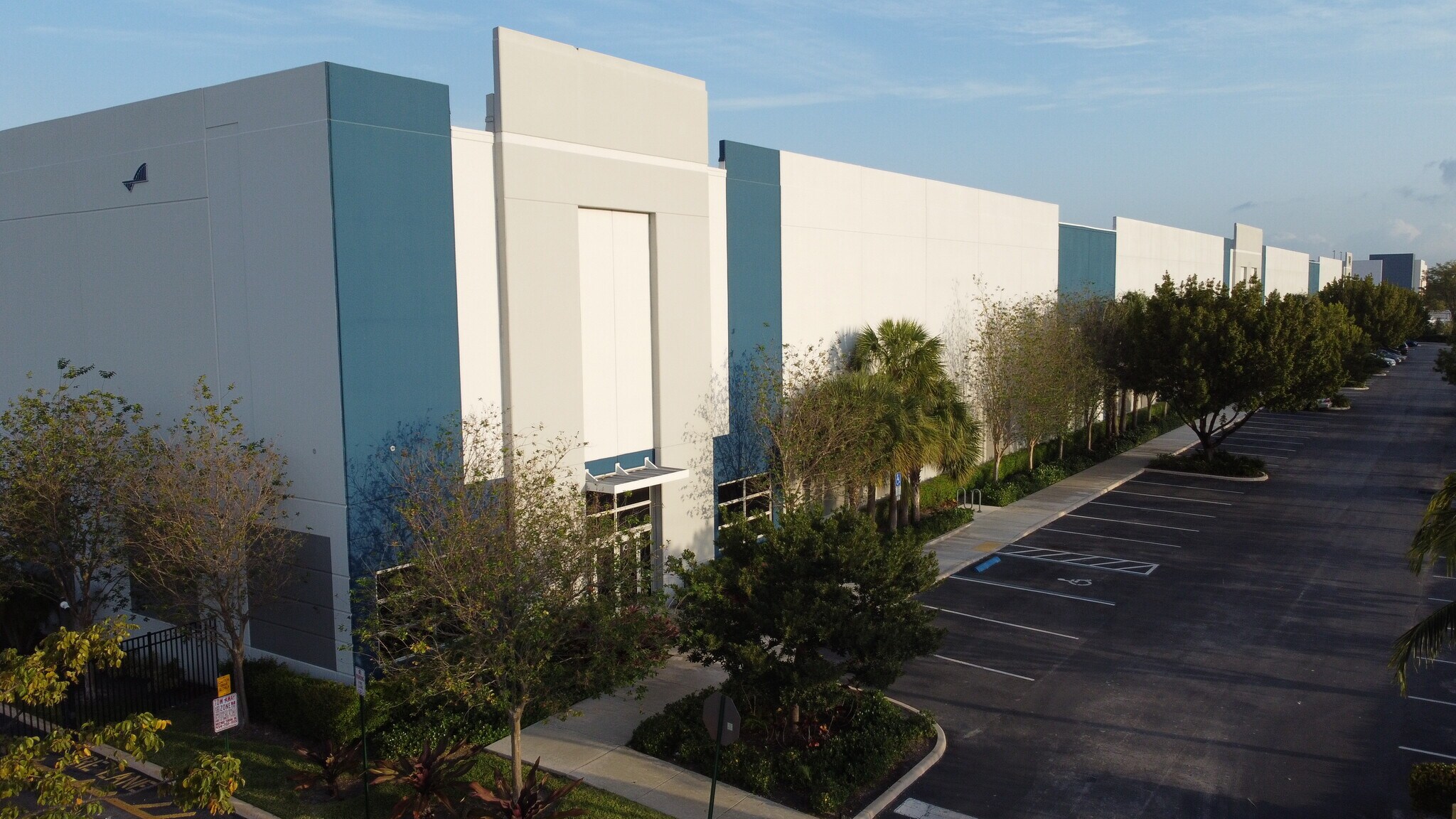 3501 Burris Rd, Davie, FL à louer Photo du bâtiment- Image 1 de 16