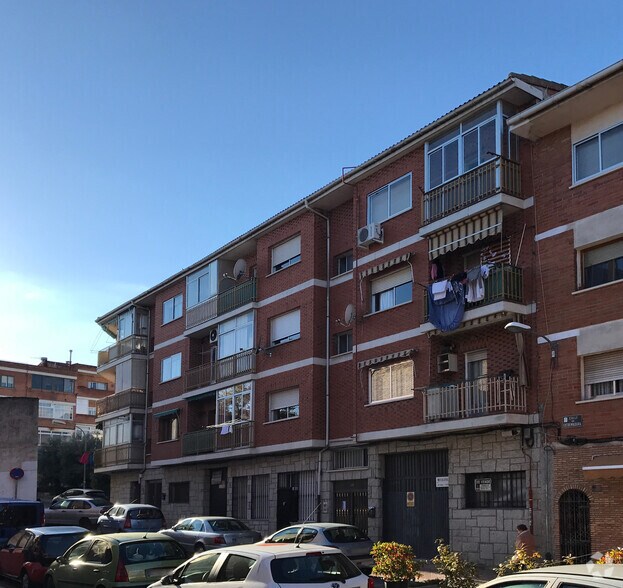 Calle Extremadura, 16, Colmenar Viejo, Madrid à vendre - Photo du bâtiment - Image 2 de 2