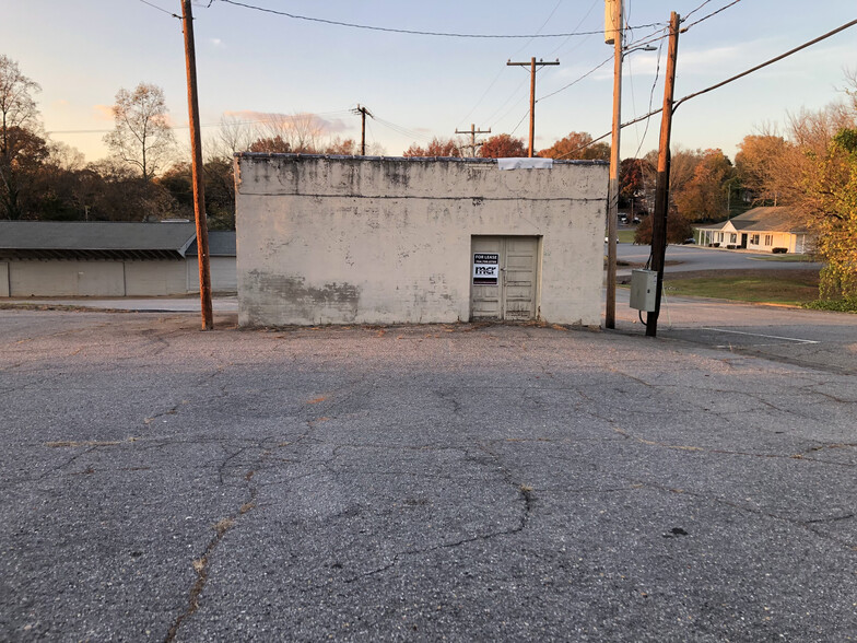 180 Town Alley, Taylorsville, NC for sale - Primary Photo - Image 1 of 1