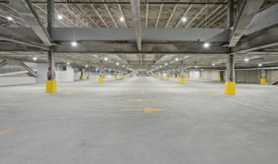 28-10 Whitestone Expy, Flushing, NY à louer Photo intérieure- Image 2 de 4