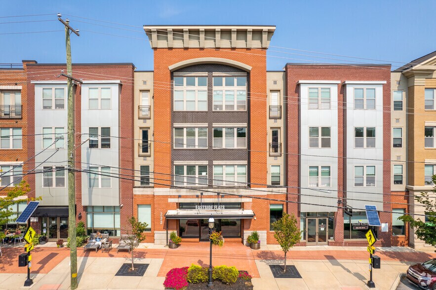 335 E King St, Malvern, PA à louer - Photo du bâtiment - Image 2 de 27