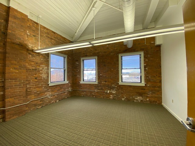 153 East St, New Haven, CT for lease Interior Photo- Image 1 of 4