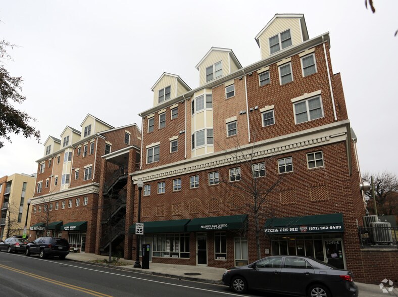 2249 S Shirlington Rd, Arlington, VA à louer - Photo principale - Image 1 de 8