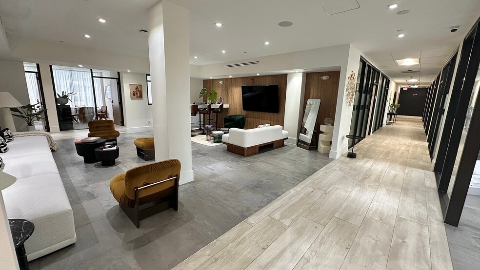 600 NE 36th St, Miami, FL for lease - Interior Photo - Image 3 of 44