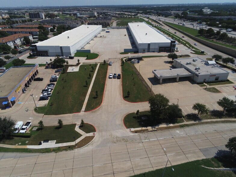Park Lane Dr, Lewisville, TX à louer - Photo du bâtiment - Image 2 de 7