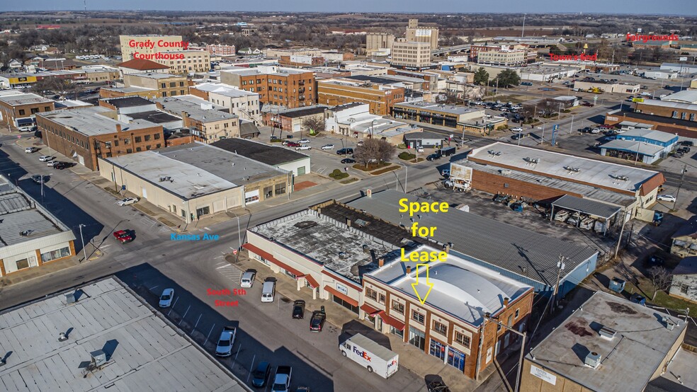 209 S 5th St, Chickasha, OK for lease - Building Photo - Image 3 of 23