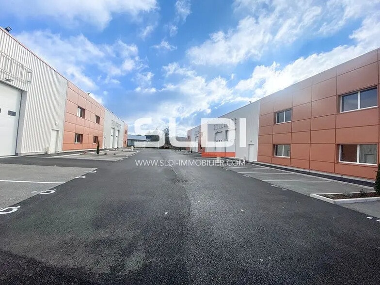 2 Rue Augustin Fresnel, Chassieu for lease - Building Photo - Image 2 of 23
