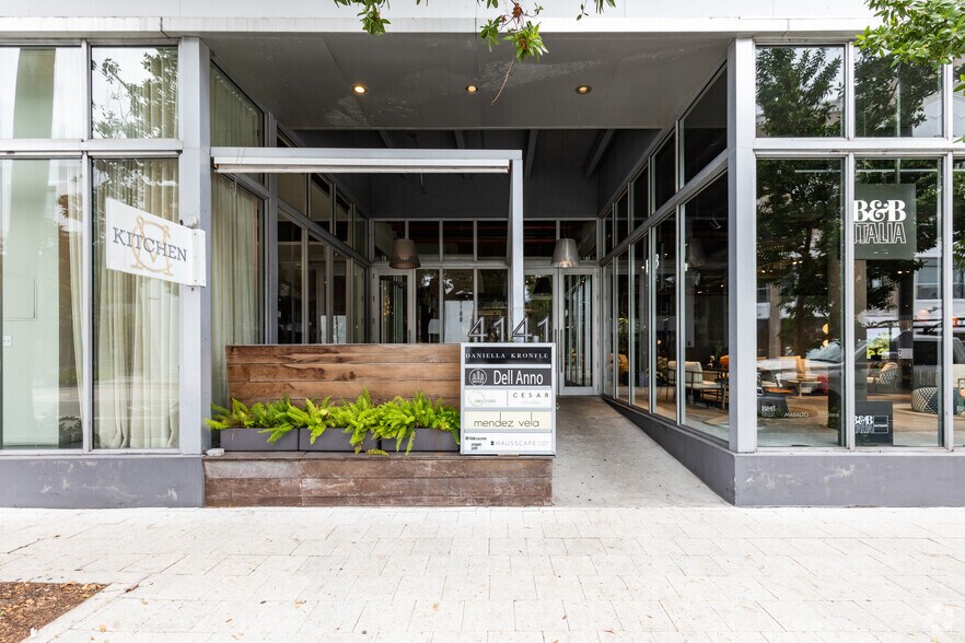 4141 NE 2nd Ave, Miami, FL à louer - Photo du bâtiment - Image 3 de 10