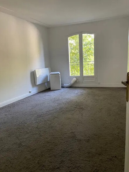 Office in Aix-en-Provence for lease - Building Photo - Image 3 of 7