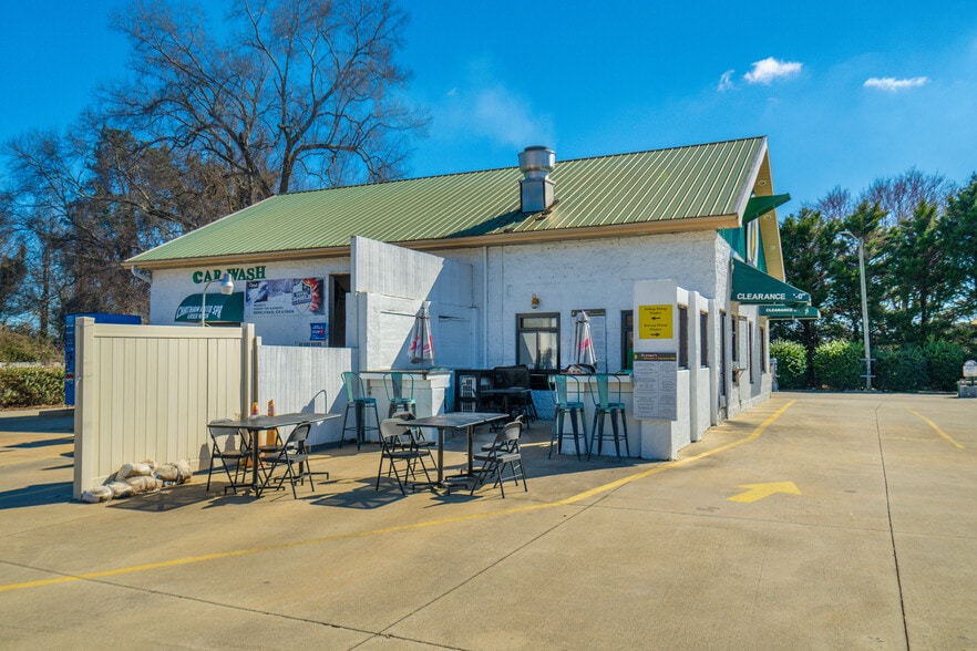 517 West St, Pittsboro, NC for sale - Building Photo - Image 2 of 14