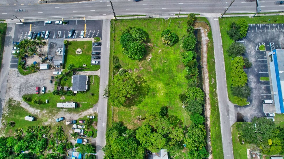 4526 S Military Trl, Lake Worth, FL à vendre - Photo du bâtiment - Image 2 de 7