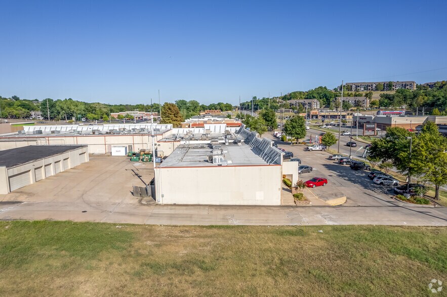 8020-8058 S Yale Ave, Tulsa, OK à louer - Photo du bâtiment - Image 3 de 8