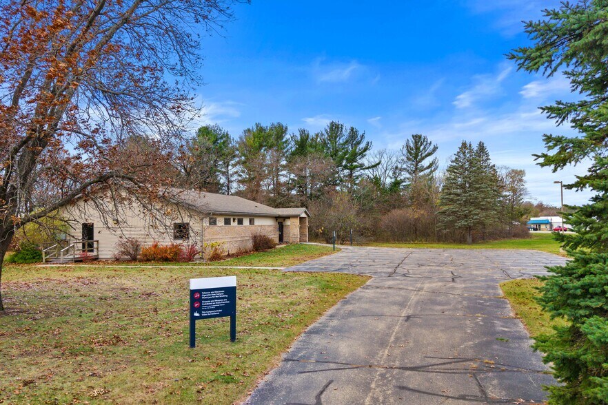 N6493 Valley Circle Rd, Plainfield, WI à vendre - Photo du bâtiment - Image 2 de 11